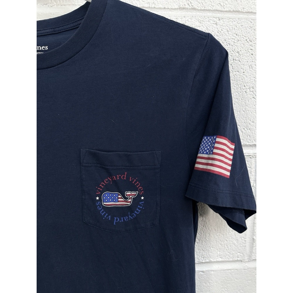 VINEYARD VINES Patriotic American Flag Whale Pocket Blue T-Shirt - Size Small - Picture 3 of 4